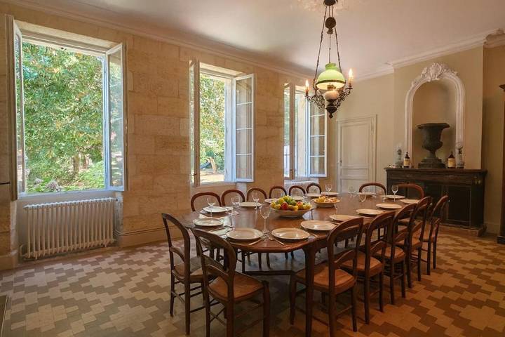 Location de vacances pour 13 personnes, avec vue et balcon à Virsac - 4