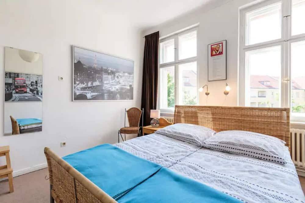 Ganze Wohnung, Charmante Altbauwohnung direkt am Schlosspark im Herzen Berlins in Charlottenburg Berlin, Berlin