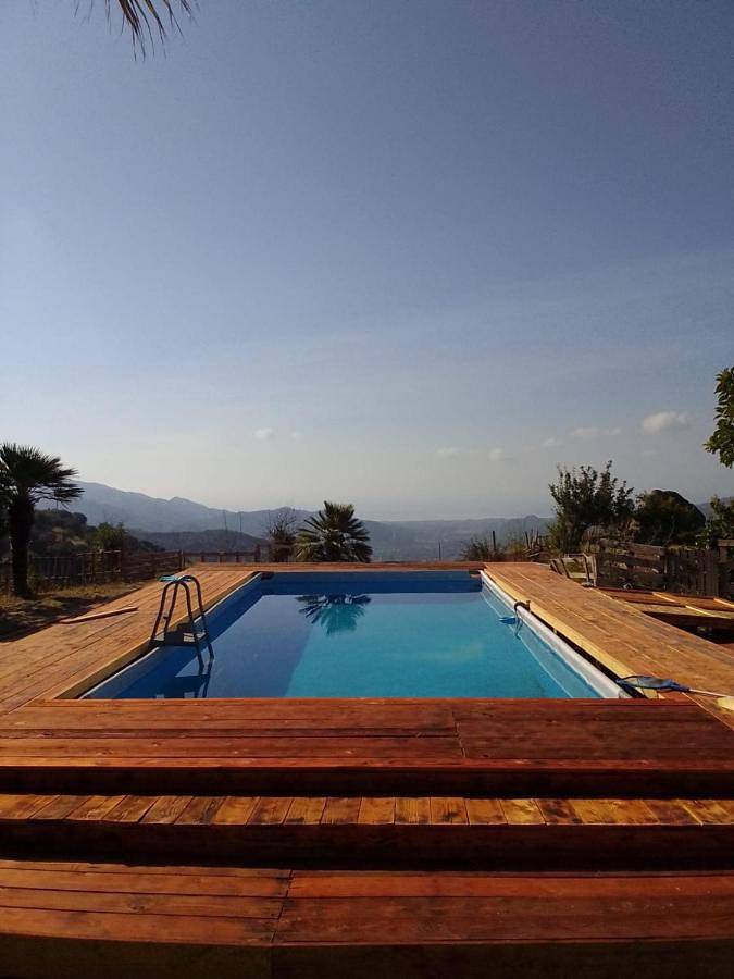 Appartamento per 2 persone, con piscina e terrazza nonché panorama e giardino in Provincia di Messina