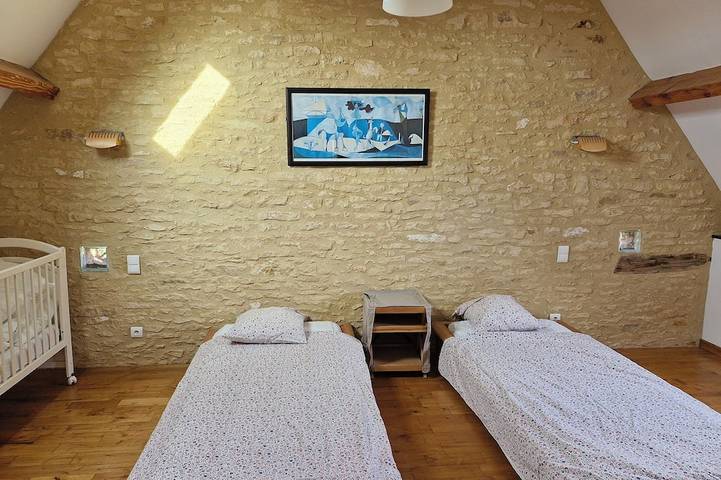 Location de vacances pour 12 personnes, avec jardin, animaux acceptés à Jayac - 2