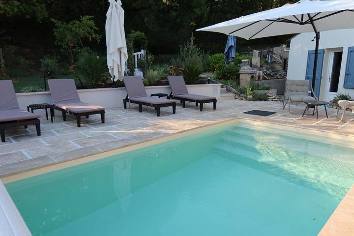 Location de vacances pour 6 personnes, avec Balcon et Jacuzzi ainsi que Terrasse et Jardin à Roumoules - 4