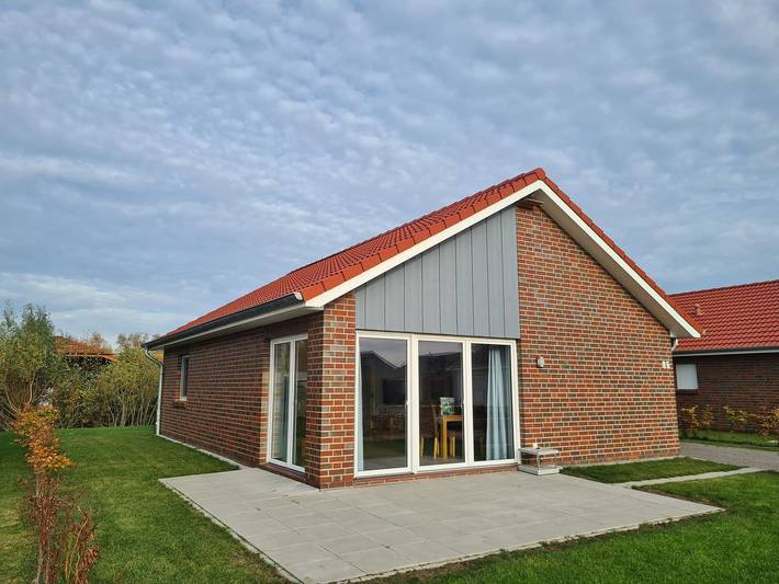 Ferienhaus für 4 Personen, mit Garten in Jade