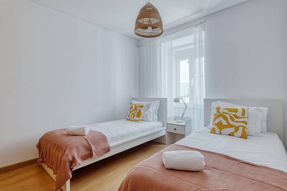 Ganze Wohnung, Vita Portucale | Visconde 3Br with Private Terrace in Almada, Halbinsel von Setúbal