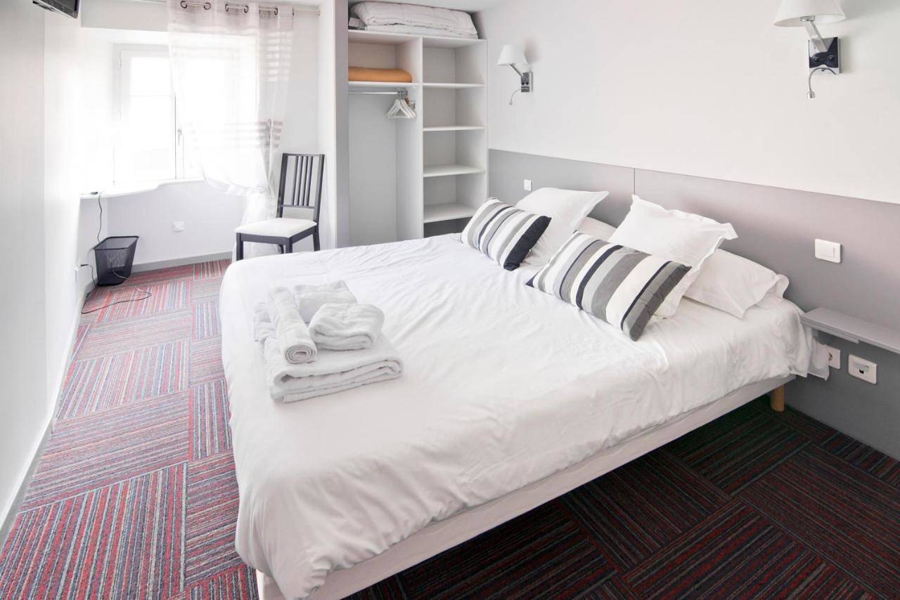 Double Room in Orcival (Puy-de-Dôme), Parc naturel régional des Volcans d'Auvergne