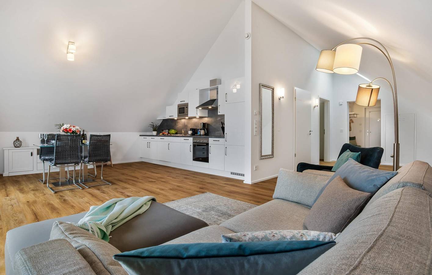 Ganze Ferienwohnung, Apartment mit Meerblick, Terrasse, Parkplatz und TV, 1 km zum Strand in Olpenitz, Kappeln