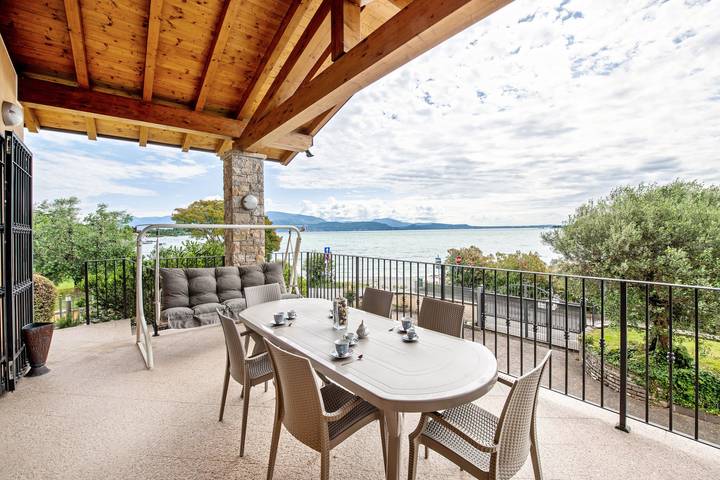 Ferienwohnung für 6 Personen, mit Garten und Seeblick am Gardasee - 2