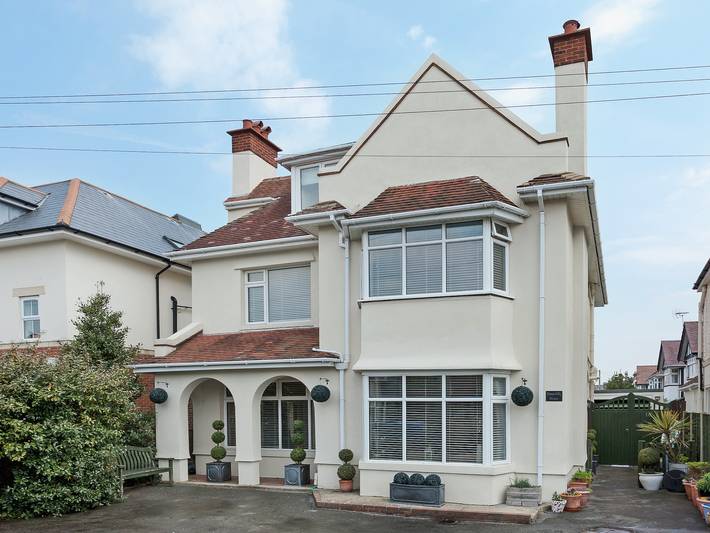 Vacation rental for 11 people, with Yard in Bournemouth