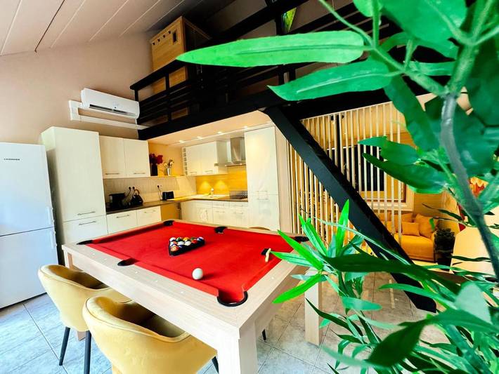 Location de vacances pour 4 personnes, avec jacuzzi ainsi que sauna et terrasse dans Hastière-par-delà - 2