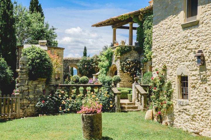 Gîte pour 2 personnes, avec jardin et vue à Ferrassières