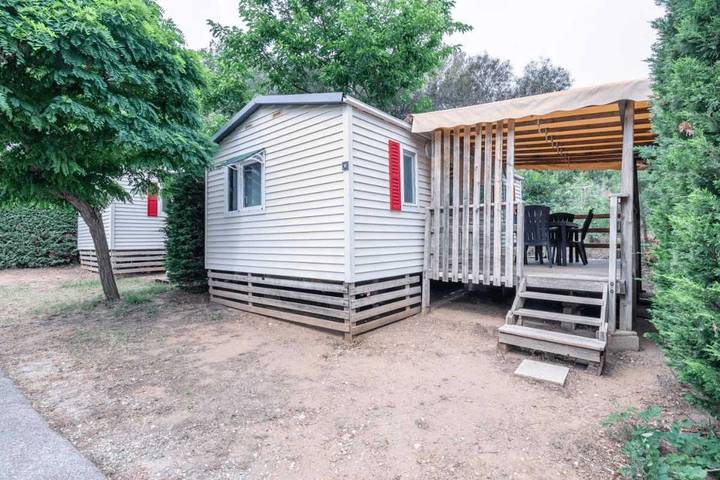 Camping pour 4 personnes, avec bassin pour enfant et piscine à Bormes-les-Mimosas