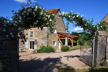 Gîte pour 6 personnes, avec terrasse et jardin à Saint-Ythaire