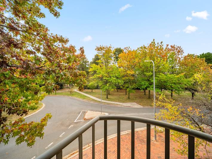 Ganze Wohnung, Stilvolles 1-Bett-Zimmer mit Balkon und Arbeitszimmer in Woden, Canberra