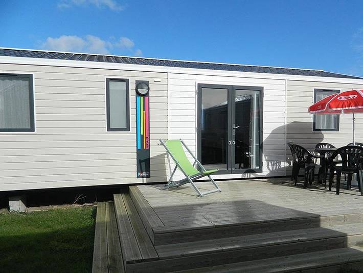 Flower Camping Omaha Beach - Mobilheim 8 personen - Mobilheim „Confort“, 36 m² (4 Schlafzimmer) + Terrasse, für 8 Personen in Omaha Beach, Vierville-sur-Mer