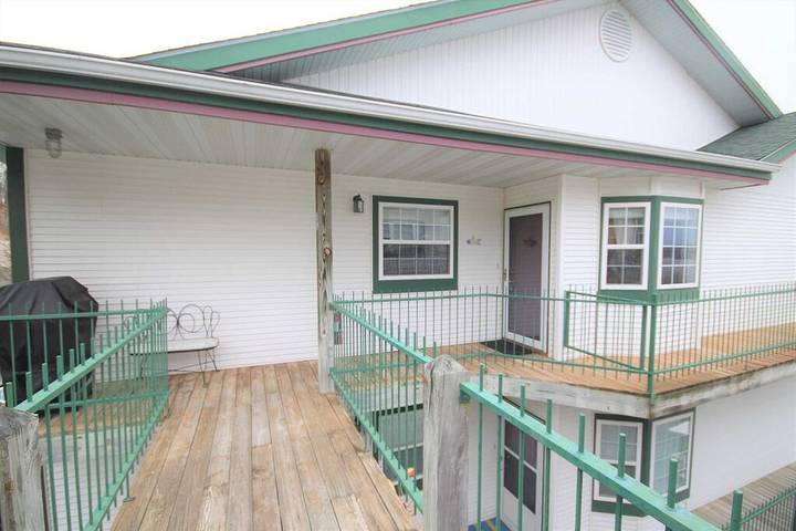 Vacation rental for 8 people, with balcony on Lake Ozark