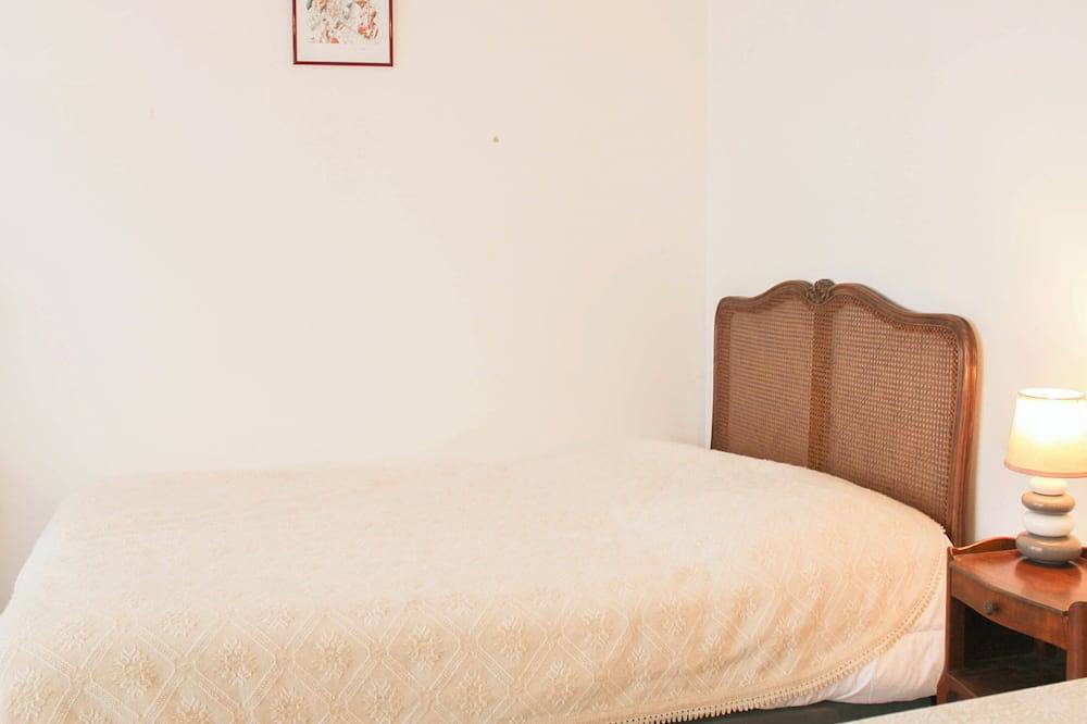 Entire apartment, A charming retreat just outside Paris in Vincennes, Val-de-Marne