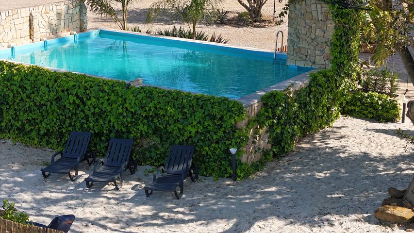 Casa Castelão – Retreat Among Vineyards with Lounge, Football Field & Shared Pool in Setúbal Peninsula