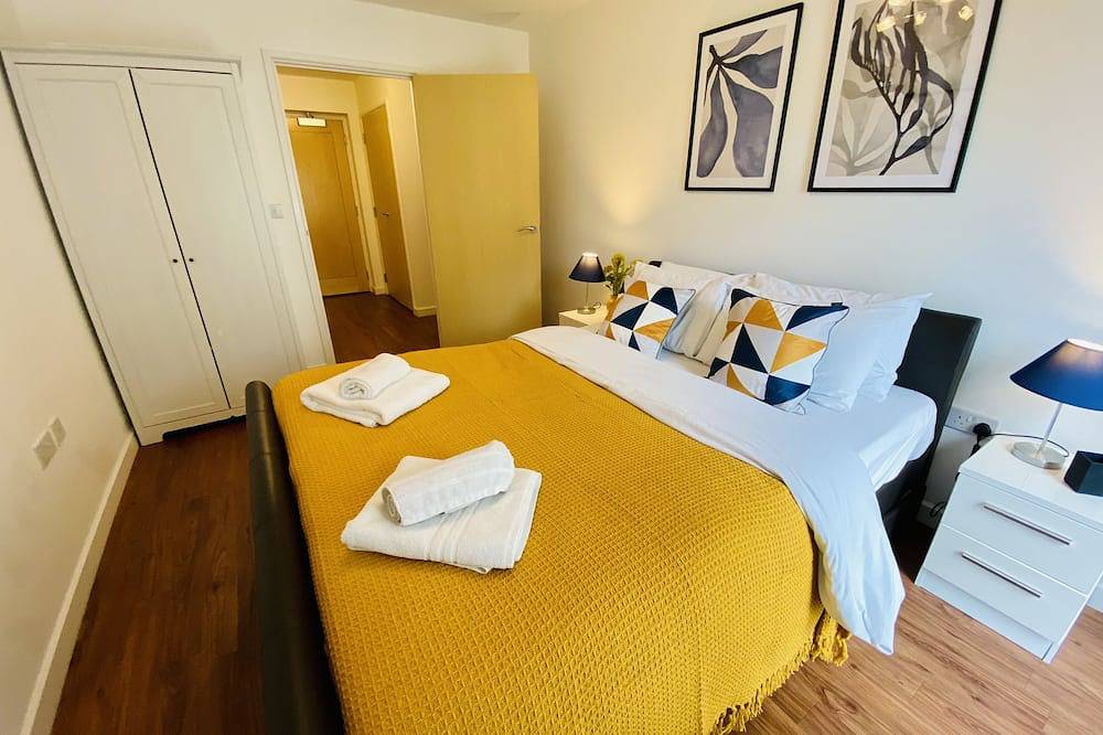 Entire apartment, Cloud9 Apartment at The Nankeville in Woking, Surrey