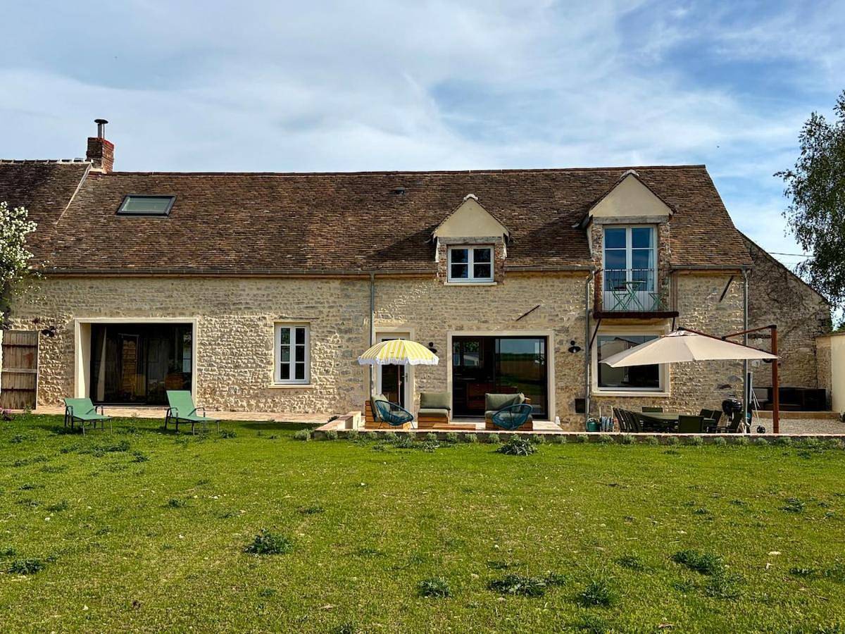 Favorite house 4 bedrooms jacuzzi countryside 1 hour from Paris in Lorrez-le-Bocage-Préaux, Seine-et-Marne