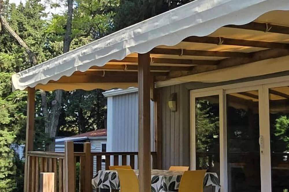 Camping 3 étoiles - Piscine in Châteauneuf-de-Gadagne, Vaucluse