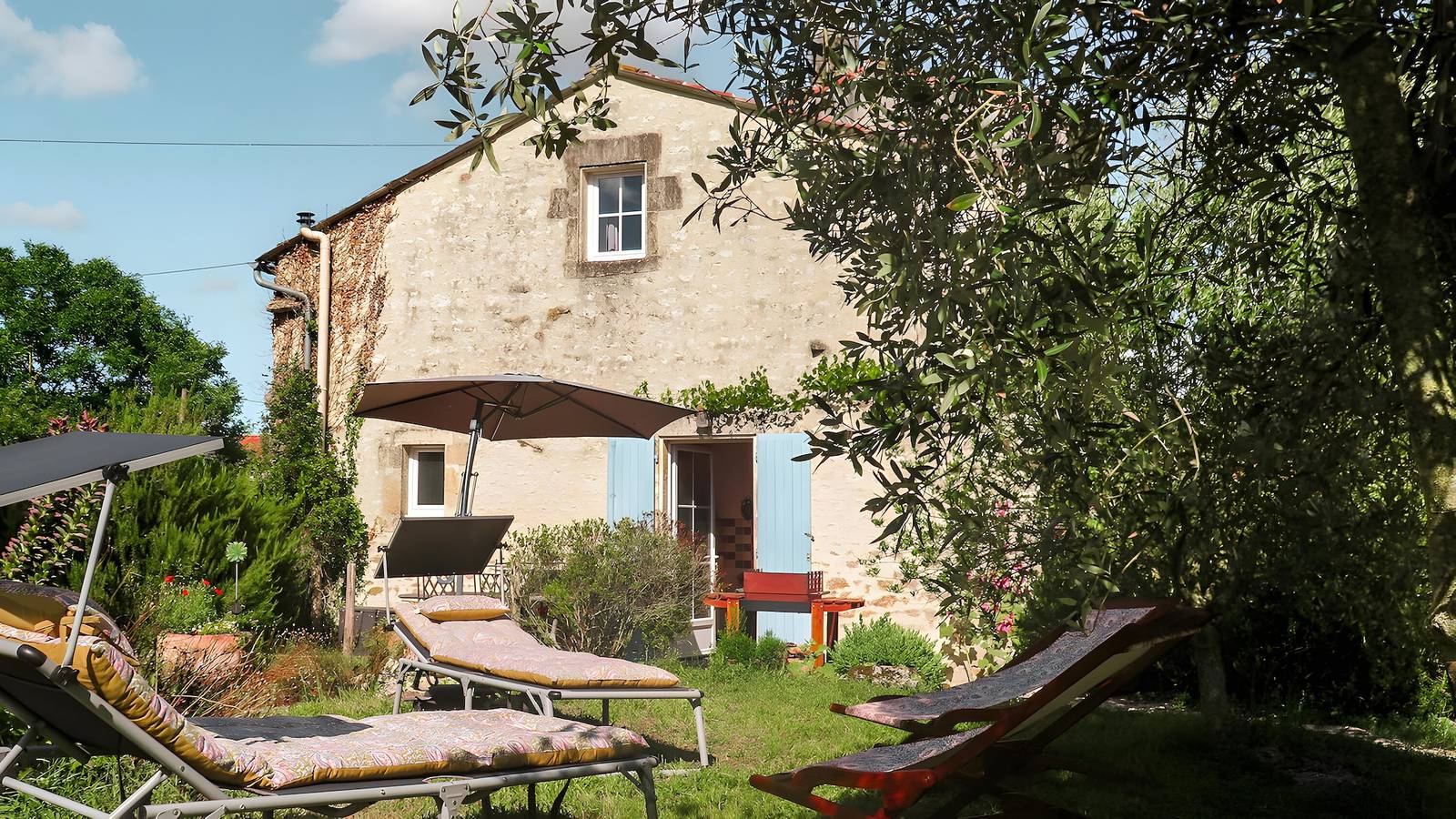 Gîte le Gué de Champagné, 10 min from St Jean d'Angély, 400 m from La Boutonne River in Torxé, Saint-Jean-d'Angély region