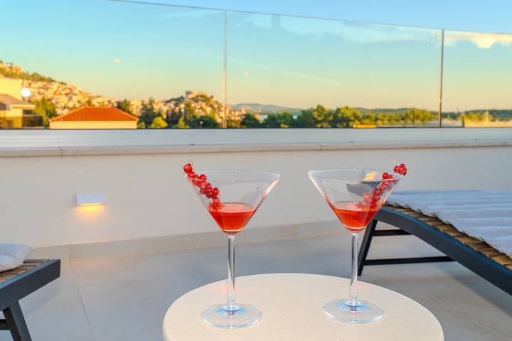 Villa pour 8 personnes, avec Terrasse et Piscine à Šibenik - 4
