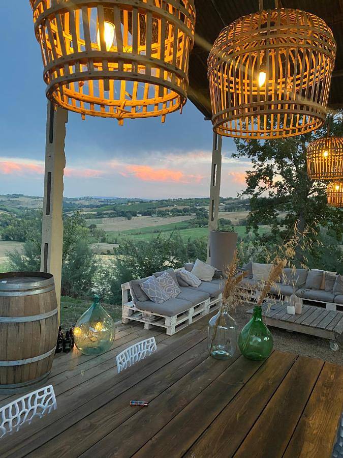 Location de vacances pour 2 personnes, avec piscine ainsi que vue et jardin à Corinaldo - 2