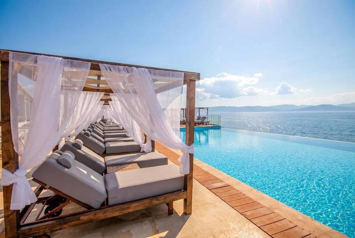 Hôtel pour 2 personnes, avec Balcon et Terrasse ainsi que Jacuzzi et Jardin