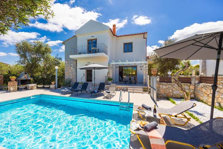 Villa for 6 personer, med Sjøutsikt og Terrasse i tillegg til Hage i Platanias Kommune