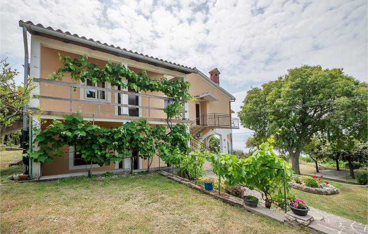 Ferienwohnung für 4 Personen, mit Terrasse und Garten