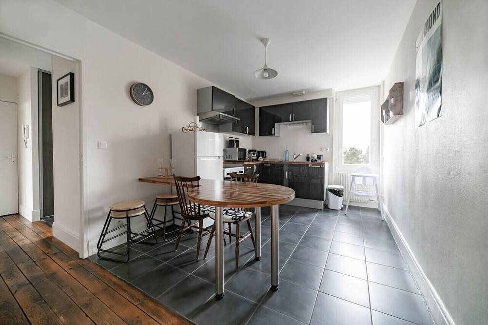 Entire apartment, Grand Appartement Lumineux, 5' Centre, pkg Gratuit in Vichy, Vichy region