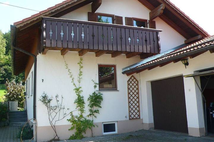 Ferienhaus für 6 Personen, mit Whirlpool und Sauna sowie Garten und Balkon, mit Haustier im Ostallgäu