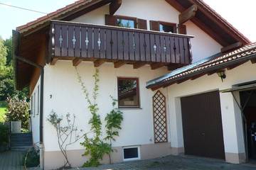 Ferienhaus für 6 Personen, mit Sauna und Balkon sowie Whirlpool und Garten, mit Haustier im Ostallgäu