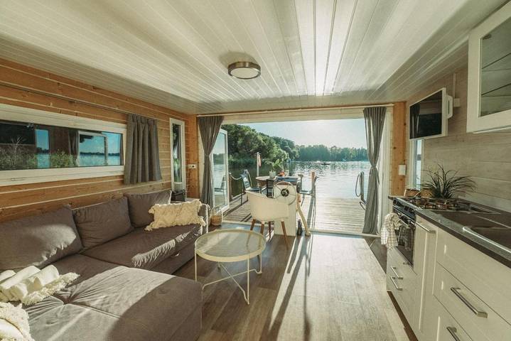 Boot für 4 Personen, mit Terrasse und Ausblick in Werder - 4