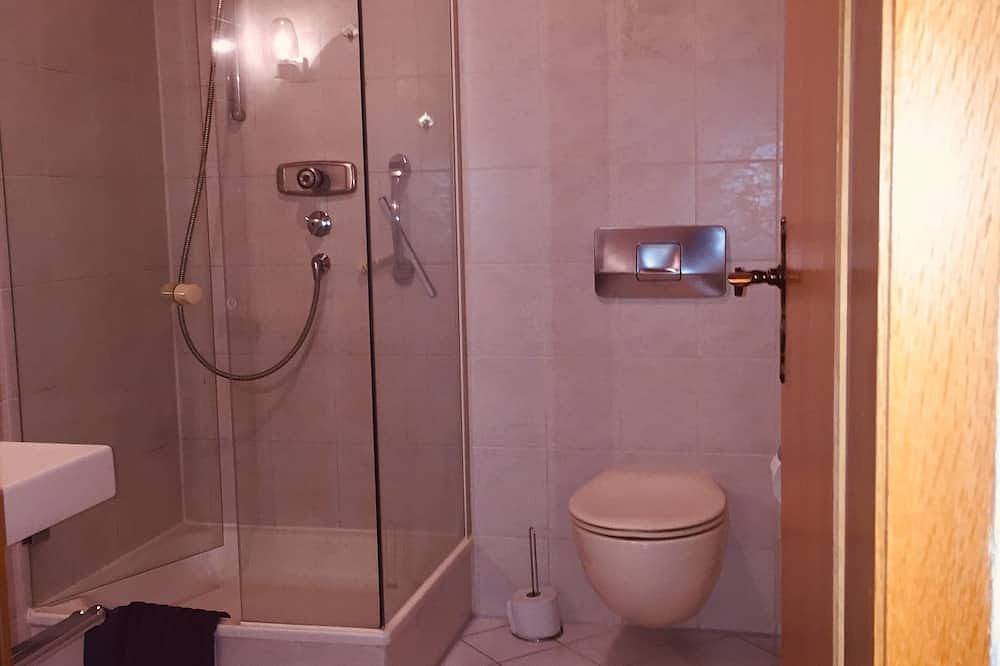 Ganze Wohnung, A1 Ferienwohnung mit Eigener Terrasse,Wandern ,Kanu  fahren, in Hirschhorn, Bergstraße