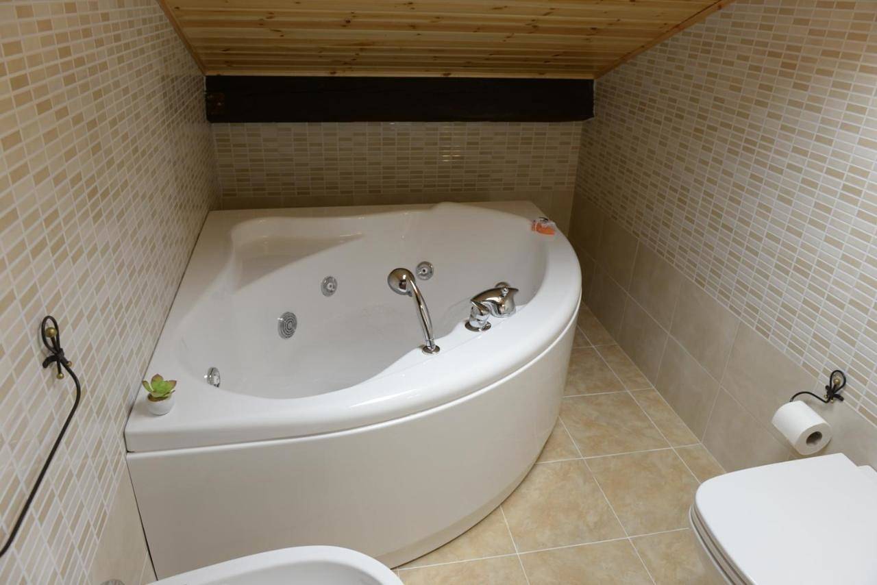 Triple Room with Private Bathroom in Mascali, Province de Catania