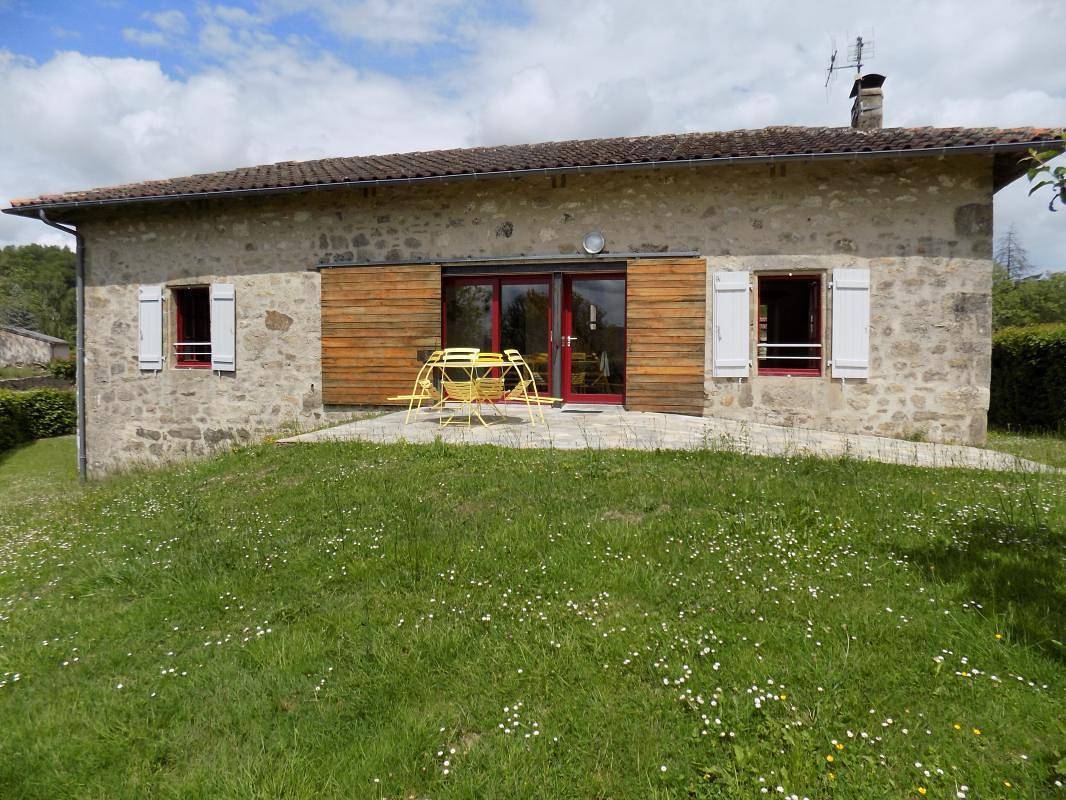 Gîte for 2 Guests in Sénaillac-Latronquière, Lot