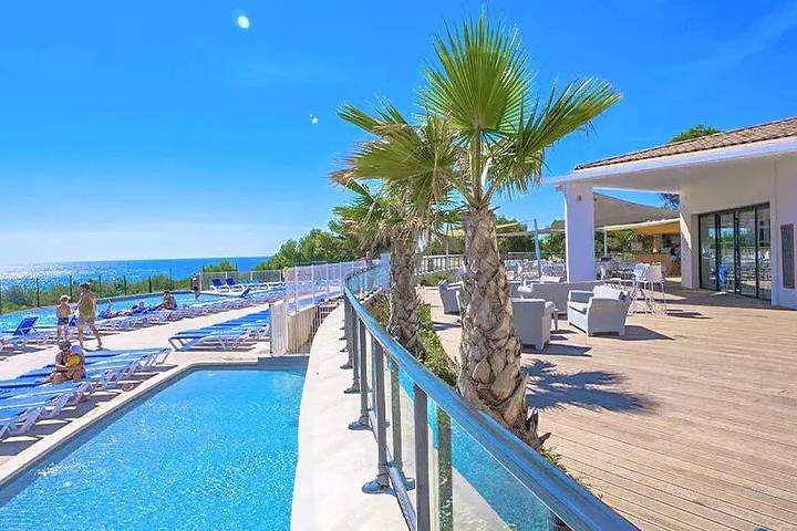 Camping für 6 Personen, mit Terrasse und Pool in Südfrankreich - 3