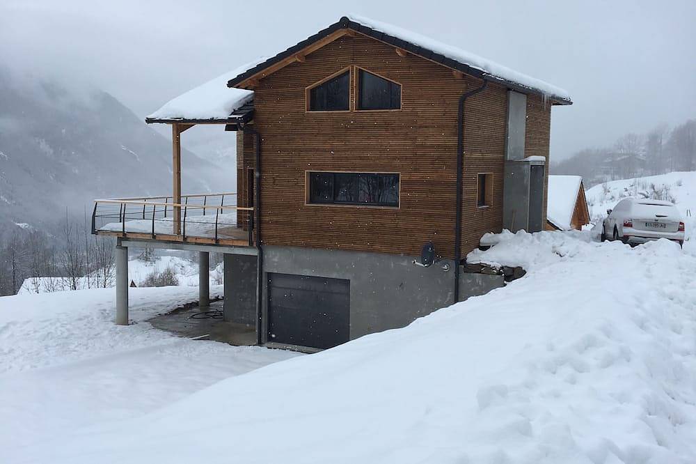 Chalet Moderne Neuf Valee D'Ax Les Thermes in Ignaux, Pyrénées