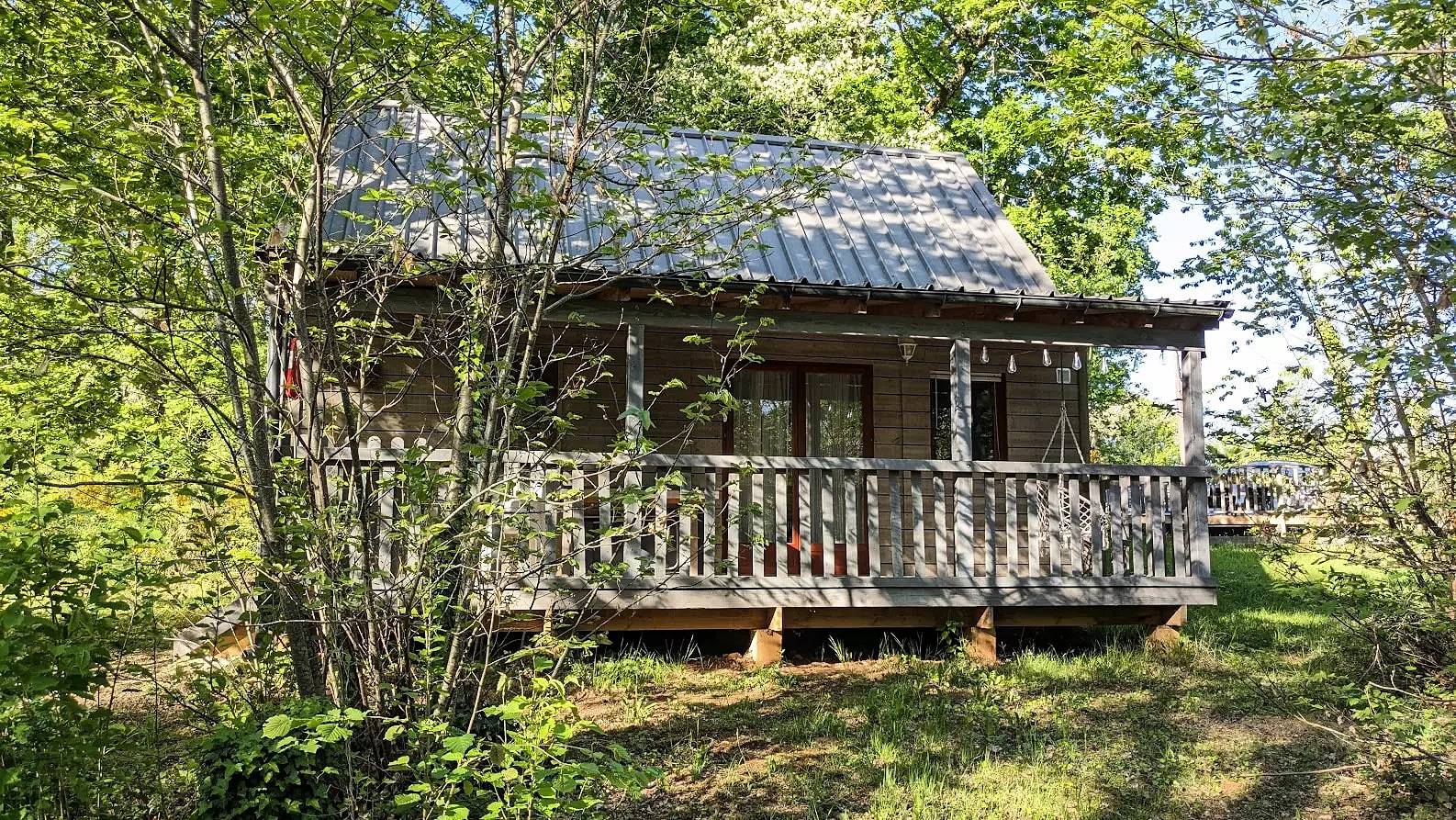 Chalet 4 à 6 personnes - 4 pers. inclus dans le tarif in Biron, Périgord Pourpre