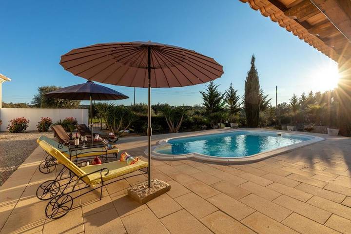 Villa para 8 pessoas, com piscina e terraço em Lagoa