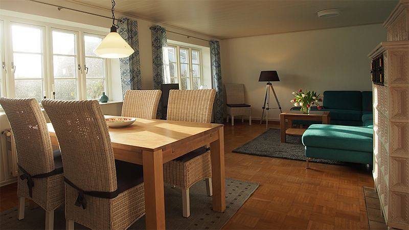 Ganze Wohnung, Austernfischer - Kachelofen, Garten, Sandkasten, gemein. Waschmaschine,Parkplatz in Ockholm, Nordfriesland