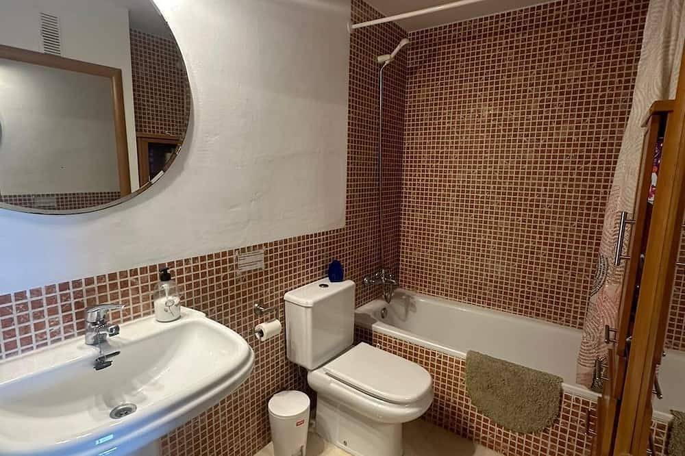 Entire apartment, Beautifully positioned south facing on secure well kept complex and gardens in Cala Bona, Son Servera
