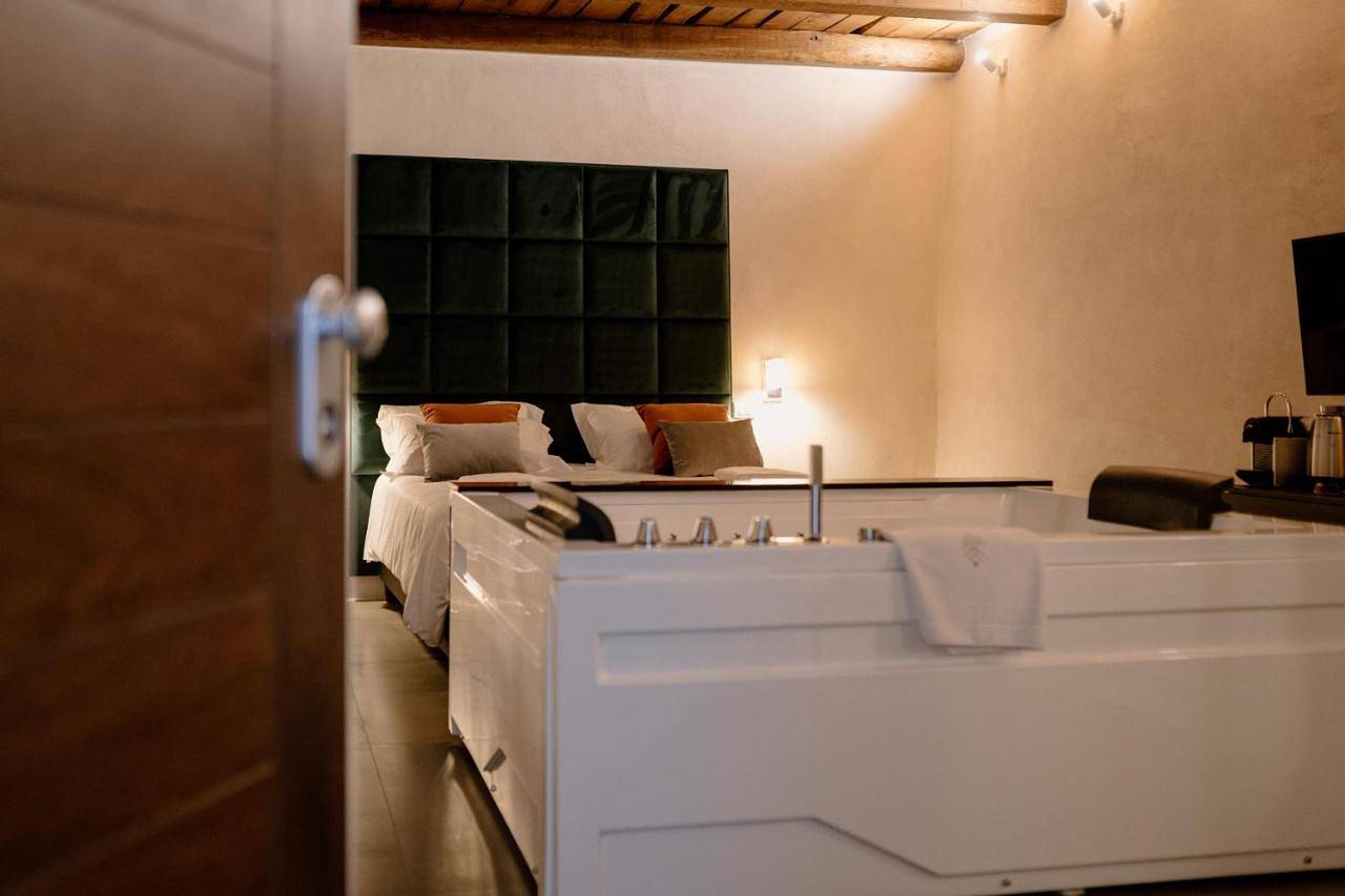 Double Room with Private Bathroom in Faicchio, Provincia di Benevento