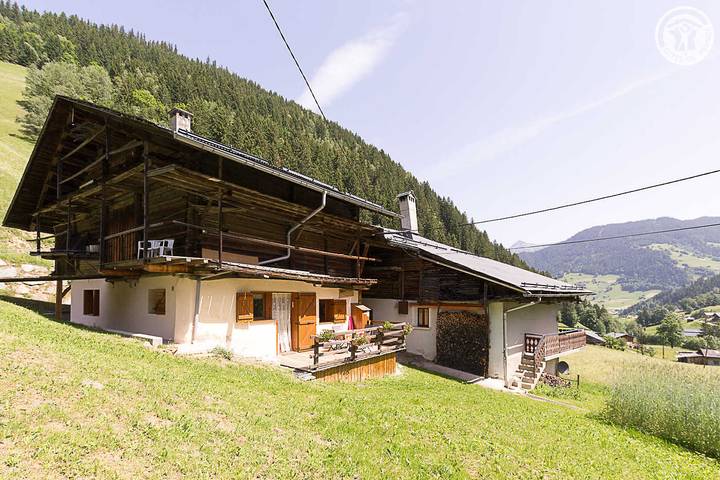Gîte für 6 Personen, mit Terrasse in Mont-Blanc-Massiv