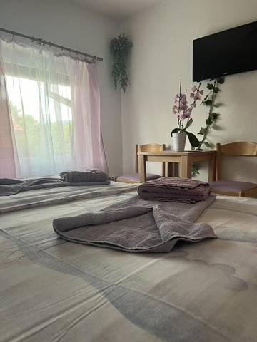 Maison d’hôte pour 2 personnes, avec jardin à Bled