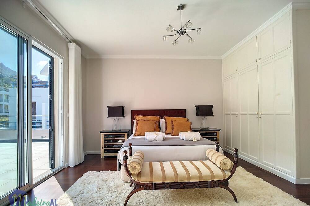 Pearls Beach Villa in Porto Moniz, Madeira