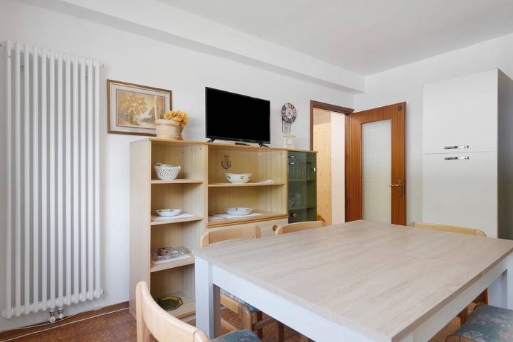 Apartamento entero, Apartamento 'Marilleva 900 Terminal' con vistas a la montaña, terraza privada y Wi-Fi in Marilleva, Mezzana