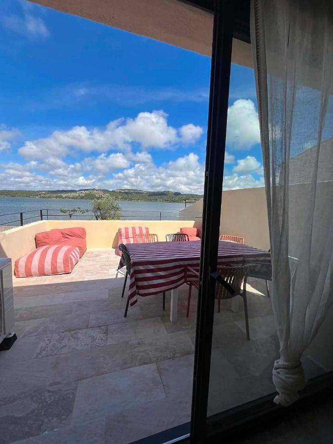 Gîte pour 6 personnes, avec balcon et vue ainsi que bassin pour enfant et vue sur le lac dans Tour Barberousse Chateau De Gruissan - 4