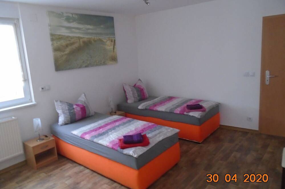 Ganze Wohnung, Große Ferienwohnung mit stufenfreien Zugang. Nahe Erholungsgebiet Kiebitz-See. in Falkenberg/Elster, Naturpark niederlausitzer heidelandschaft (Brandenburg)