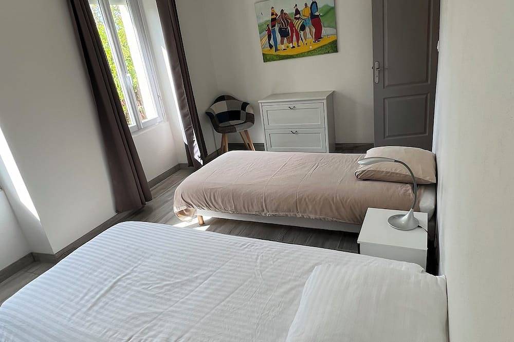 House 7 kilometers from the ocean  in Vendays-Montalivet, Lesparre-Médoc region